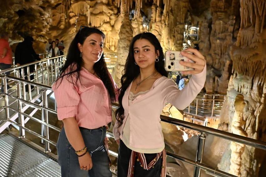 Gümüşhane'nin 'yeraltı sarayı' şifa dağıtıyor! 9 ayda 100 binden fazla ziyaretçi ağırladı