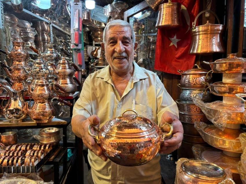 Gaziantep'in 500 yıllık senfonisi: Bakırcılar Çarşısı'nda çekiç sesleri turistleri büyülüyor!