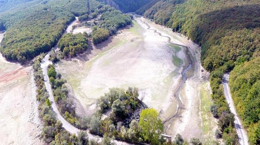 İstanbul’un suyu alarm veriyor! Barajlar dip seviyeleri gördü