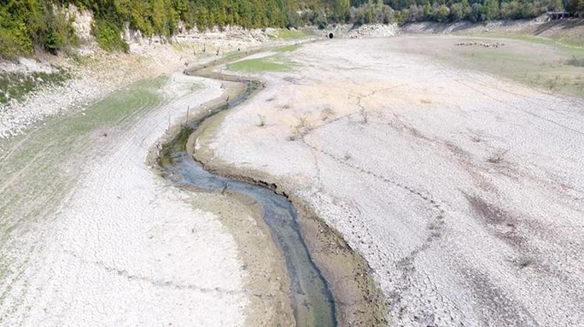 İstanbul’un suyu alarm veriyor! Barajlar dip seviyeleri gördü