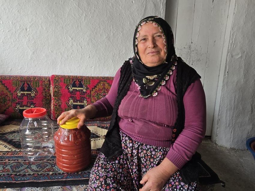Yozgat'ta kış hazırlığı başladı: 40 yıllık sırrı olan salçalar 2-3 yıl bozulmuyor!