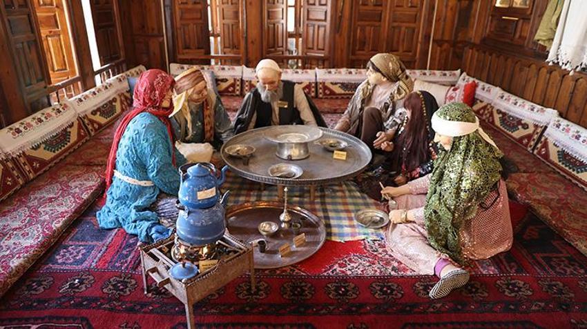 Urfa'nın tarihi konağı 'Şıra Curunu'ndan gelin odasına her şeyi saklıyor! Gaziantep'ten sonra en gözde yer oldu