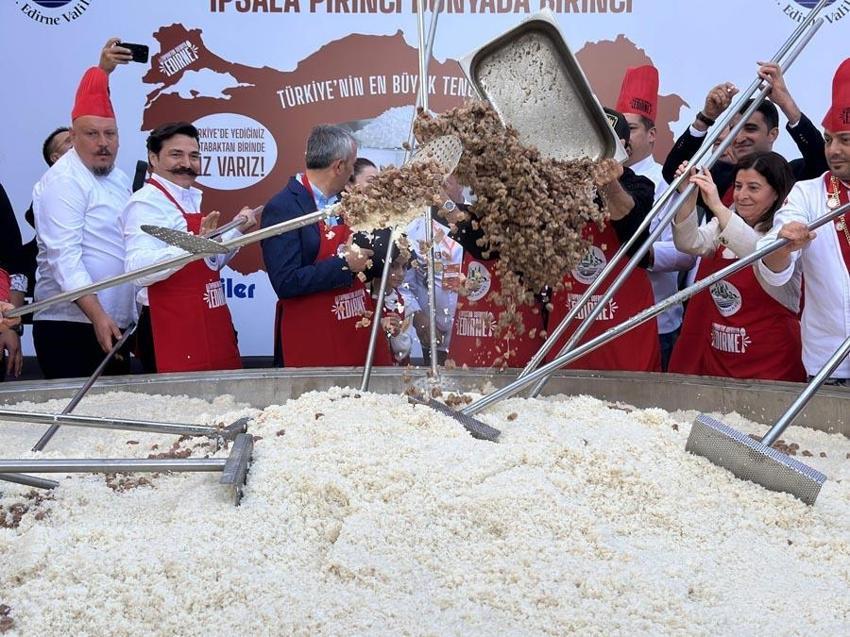 Edirne'de Topraktan Sofraya Edirne Gastronomi Festivali! Türkiye'nin en büyük tenceresinde 6 ton pilav pişirildi