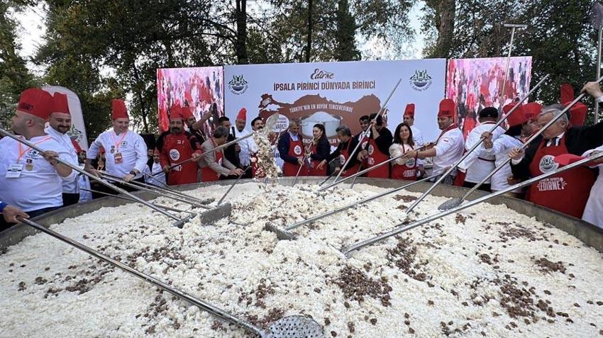 Edirne'de Topraktan Sofraya Edirne Gastronomi Festivali! Türkiye'nin en büyük tenceresinde 6 ton pilav pişirildi
