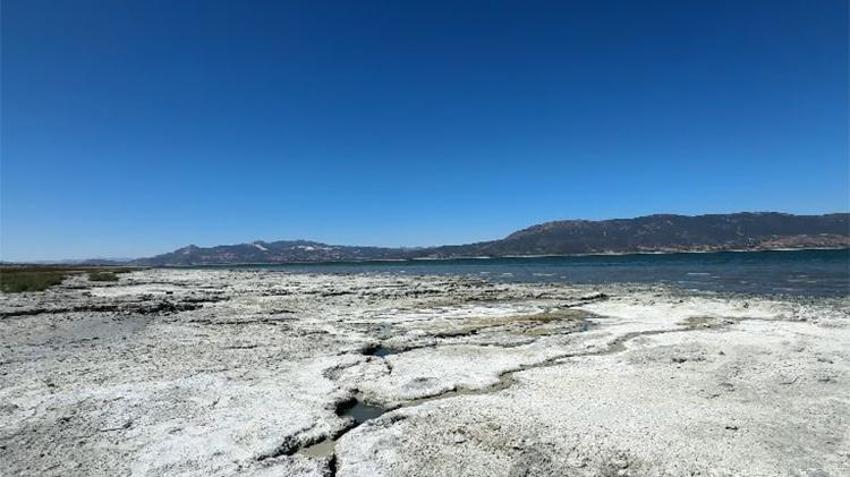 Burdur Gölü'ne balık tutmak için gitti, gördüğü manzara karşısında hayrete düştü