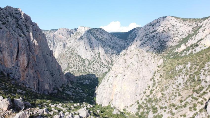Yozgat'ın gizli cenneti keşfedildi: 12 KM'lik Kazankaya Kanyonu ziyaretçi akınına uğruyor!