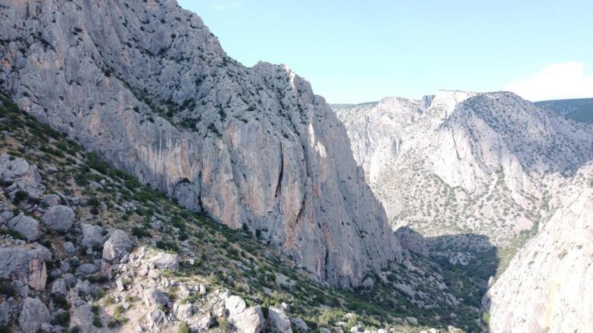 Yozgat'ın gizli cenneti keşfedildi: 12 KM'lik Kazankaya Kanyonu ziyaretçi akınına uğruyor!