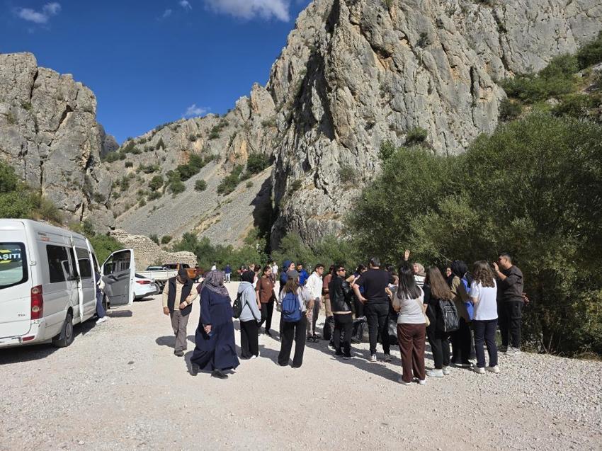Yozgat'ın gizli cenneti keşfedildi: 12 KM'lik Kazankaya Kanyonu ziyaretçi akınına uğruyor!