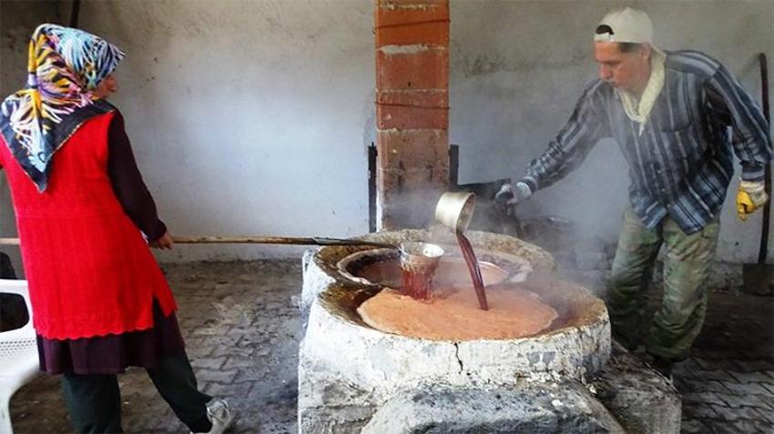 Ne makine ne de fabrika! Kazanlar kaynıyor, asırlık gelenek yaşatılıyor