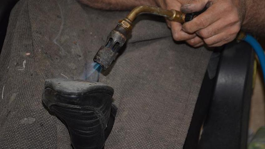 Muş'ta babasından devraldı, 45 yıldır bu işi yapıyor: Fikret usta, geleneksel mesleği tek başına yaşatıyor!