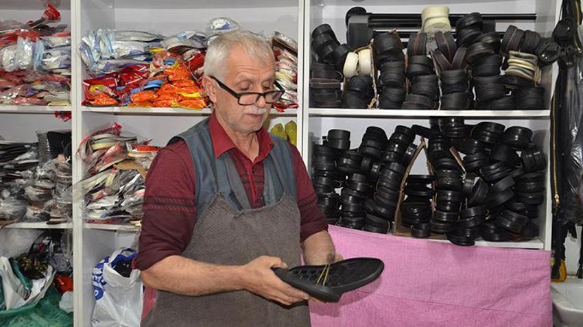 Muş'ta babasından devraldı, 45 yıldır bu işi yapıyor: Fikret usta, geleneksel mesleği tek başına yaşatıyor!