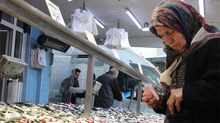 'Karadeniz fırtınası' balık tezgahlarını vurdu! Fiyatlar arttı