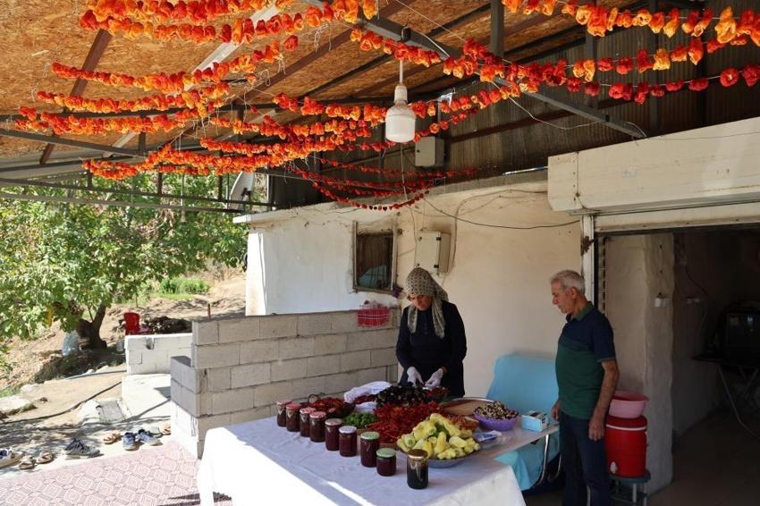 Emekli olduktan sonra köyüne yerleşti, tescilli biberden reçel yapmaya başladı! Taleplere yetişemiyor