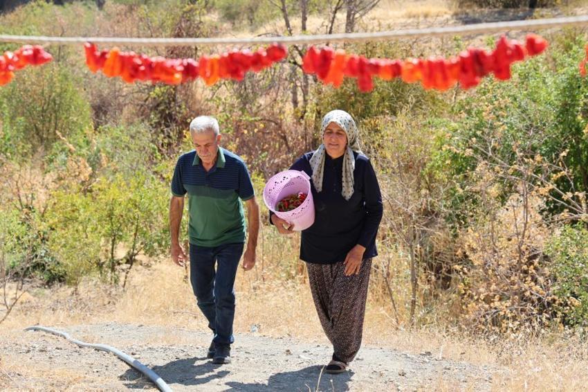 Emekli olduktan sonra köyüne yerleşti, tescilli biberden reçel yapmaya başladı! Taleplere yetişemiyor