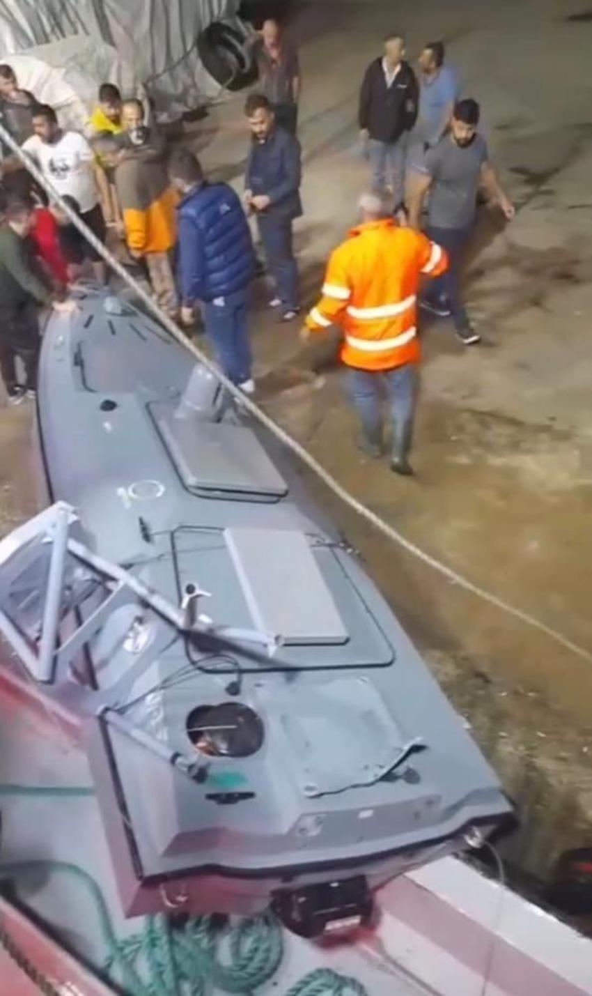 Balıkçılar 800 metre uzaktan fark etti! 300 kg ağırlığı var: Barınağa zar zor götürdüler