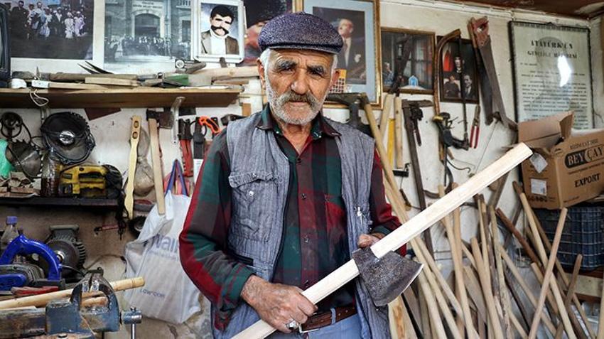 Emekli olduktan sonra boş durmamak için başladı, kazma küreğe sap yapıp Amasya'nın 'Sapçı Pala'sı oldu!