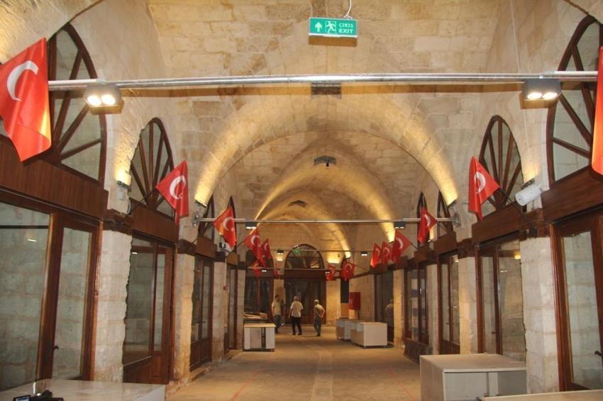 300 yıl sonra ilk günkü gibi! Zincirli Bedesten açıldı