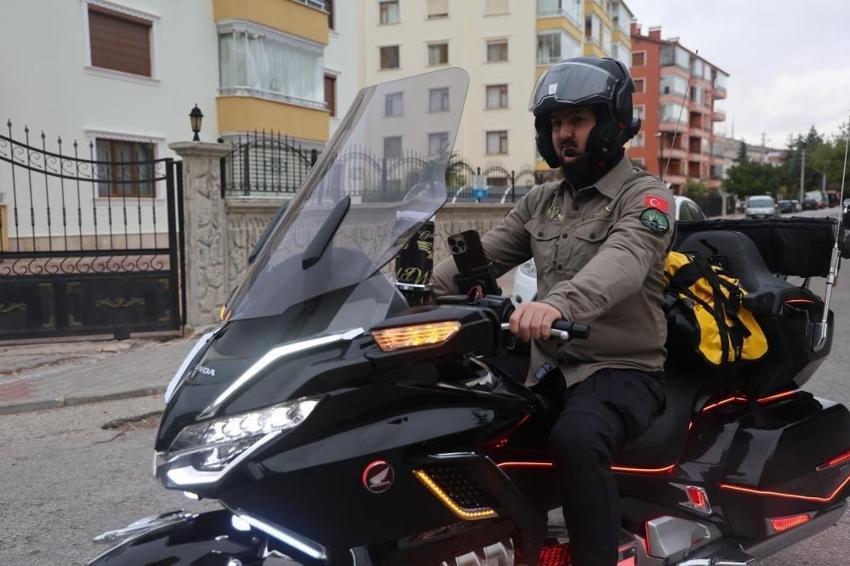 Konya’da bir evlat babasıyla yarım kalan hayali için yola çıktı! Tam 3 bin 707 kilometre