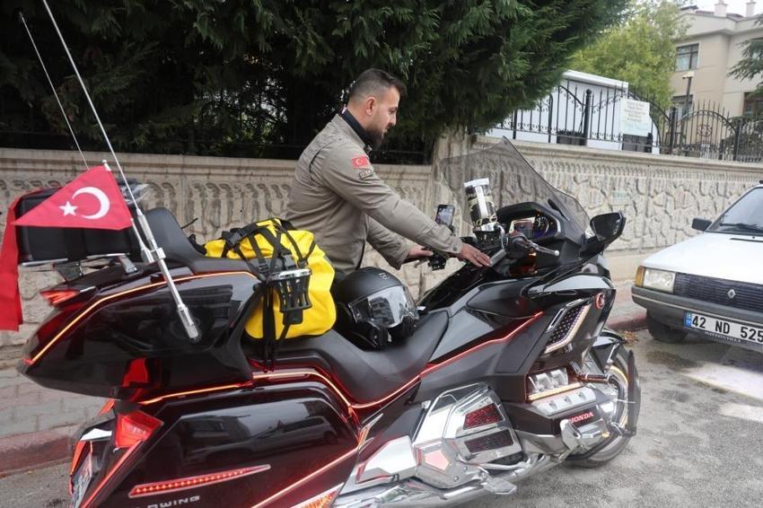 Konya’da bir evlat babasıyla yarım kalan hayali için yola çıktı! Tam 3 bin 707 kilometre