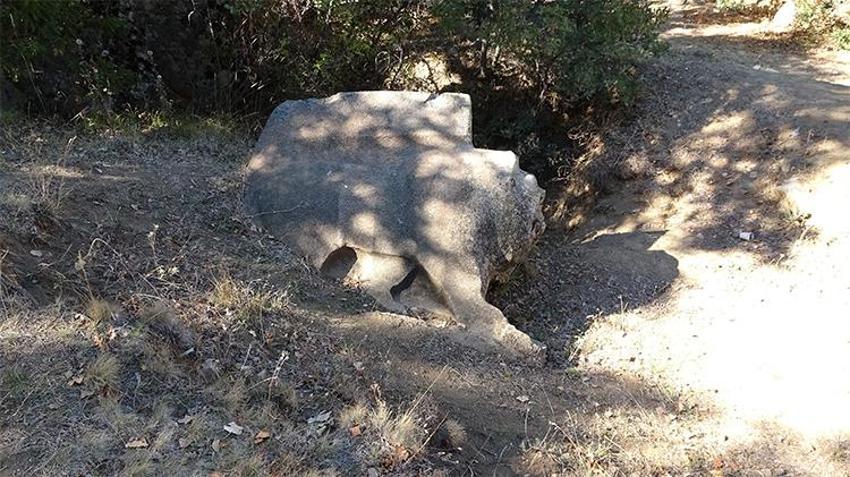 Defineciler durmuyor, bu kez Yozgat'ta ortaya çıktılar! Binlerce yıllık tarih yok oluyor