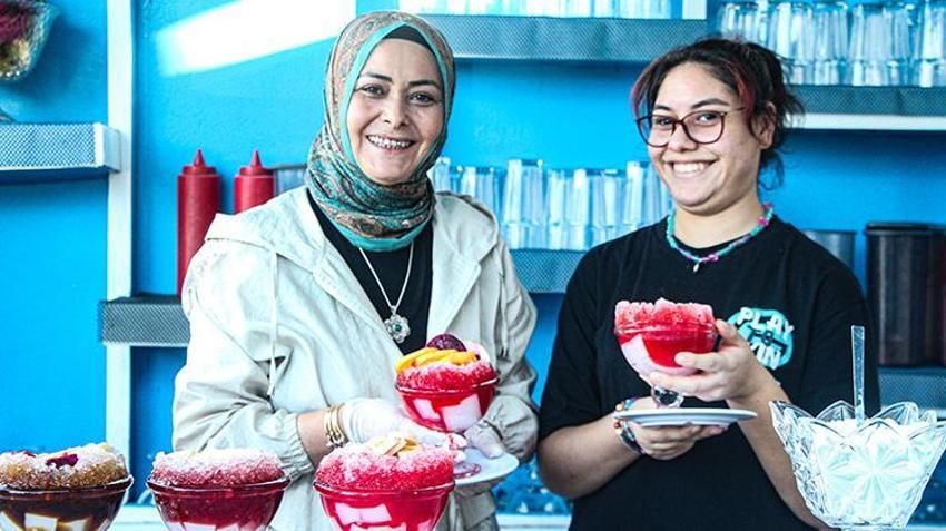 Adana'da eşi mide kanseri olan kadın ticarete atıldı! 25 kişiye iş imkanı sağladığı dükkanıyla ailesini ayakta tuttu