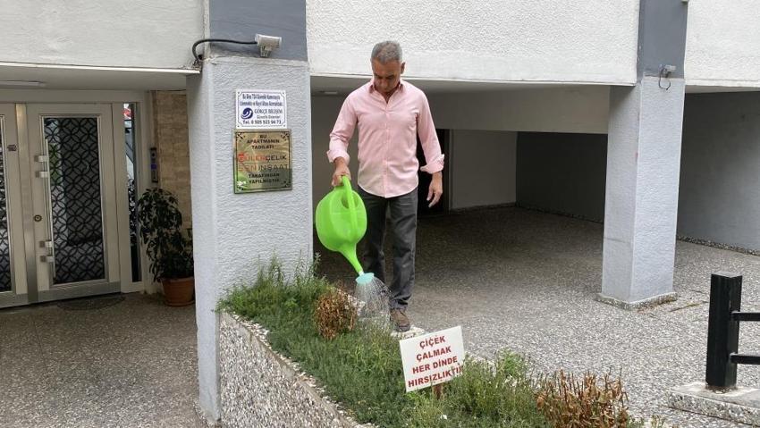 Eskişehir'de hırsızlara ilginç not: Çiçeklerini böyle korudu