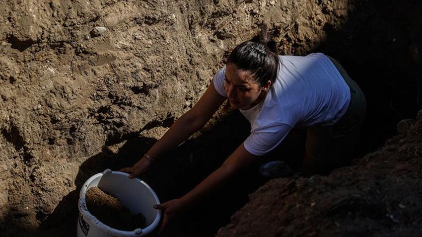 Mersin'de 4 yıl önce toprağa gömülmüştü! Çıkarılıp bilimsel araştırma yapılacak: 8 tane daha var