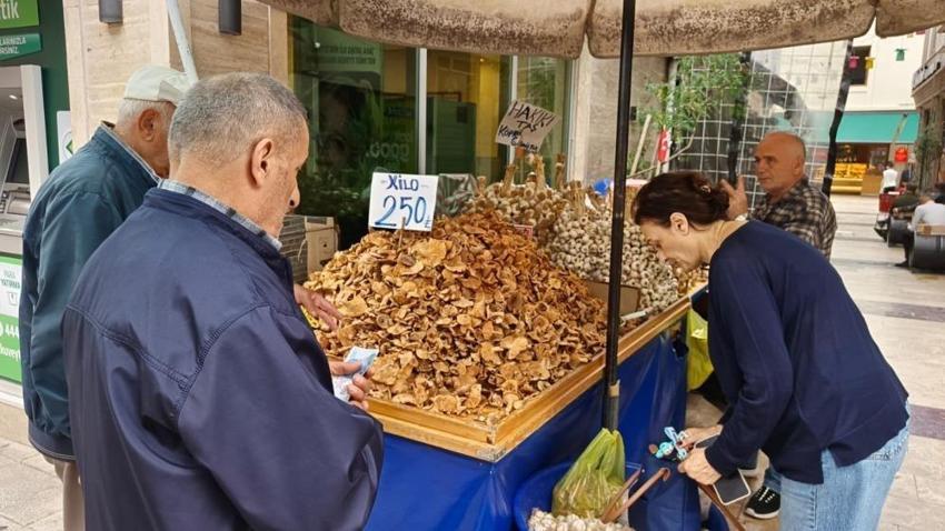 Hasat sonrası fiyatı 250'ye düştü! Ordu'da yetişiyor: Karadeniz onunla tat alıyor
