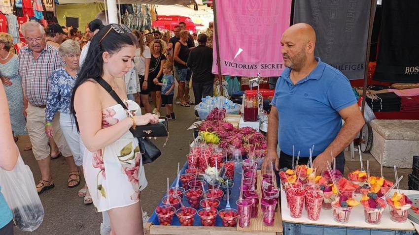 Manavgat'ın pazarında tarihi izdiham Alman turistler akın etti!