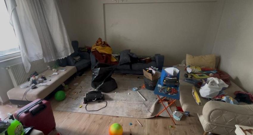 Bursa’da şok eden manzara: 5 katlı apartmanın en üst katından 2 kamyon çöp çıktı!