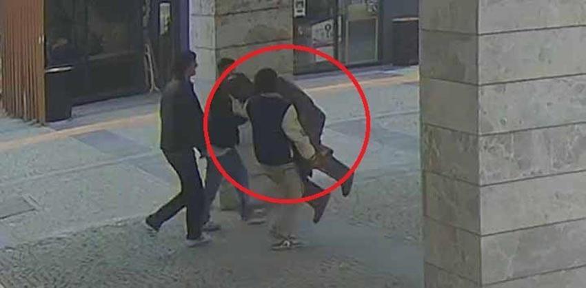 Bursa'nın Nilüfer ilçesindeki gençlerden Nazım ve Münevver’e tebessüm ettiren dokunuş