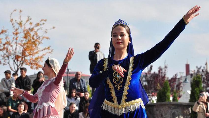 Kars'ta Yaşayan Miras Festivali birbirinden renkli etkinliklerle başladı