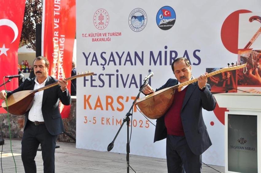 Kars'ta Yaşayan Miras Festivali birbirinden renkli etkinliklerle başladı