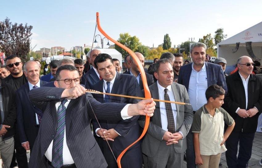 Kars'ta Yaşayan Miras Festivali birbirinden renkli etkinliklerle başladı