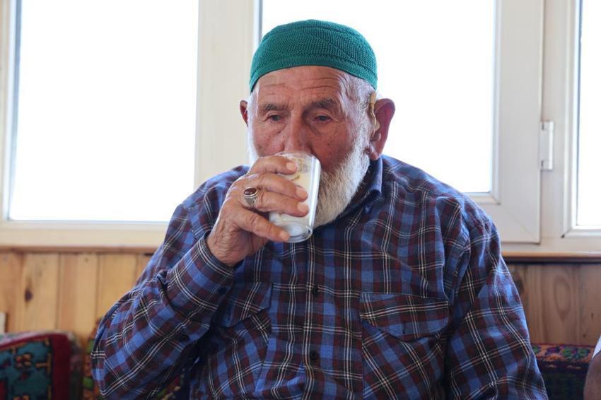 Sivas'ta 100 yaşını aştı! Mahmut dede sırrını açıkladı, her sabah mutlaka bunu yapıyor