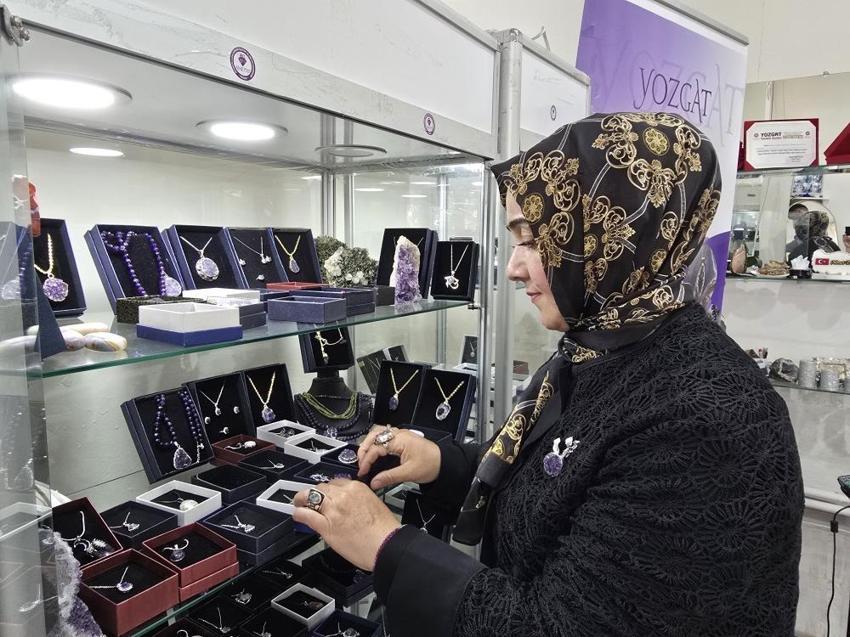 Altın gibi değerli, binbir faydası var! Toprağın altından çıkarılıp ustalıkla işleniyor