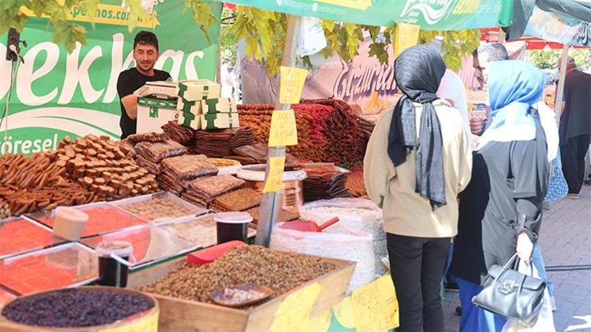 Kokusu uzaklardan çağırıyor: Konya’da Erzurum rüzgarı! Festival başladı