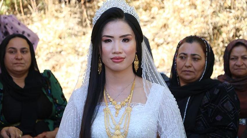 Yüksekova'ya Uzak Doğu'dan gelin geldi! Aşkı uğruna adını ve dinini değiştirdi