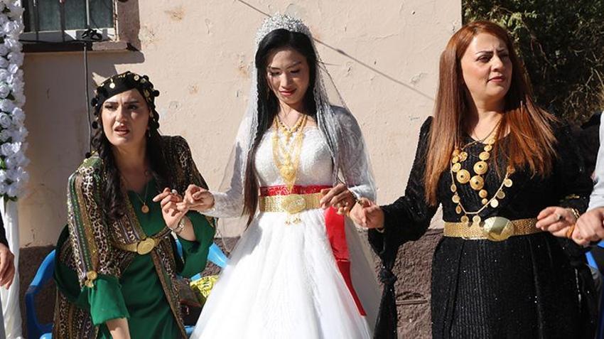 Yüksekova'ya Uzak Doğu'dan gelin geldi! Aşkı uğruna adını ve dinini değiştirdi