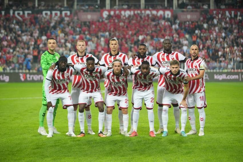 Samsunspor-Fenerbahçe maçı sonrası skandal! Musaba ve Holse yaptı, Halil Umut Meler rezalete imza attı