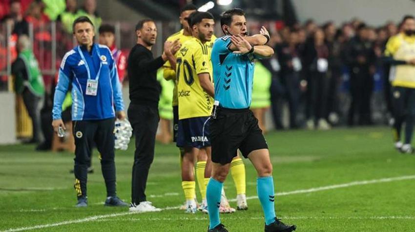 Samsunspor-Fenerbahçe maçı sonrası skandal! Musaba ve Holse yaptı, Halil Umut Meler rezalete imza attı