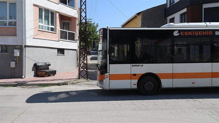 Eskişehir'de belediyenin yapamadığını vatandaş yaptı! 'Milleti böyle mağdur etmesinler'