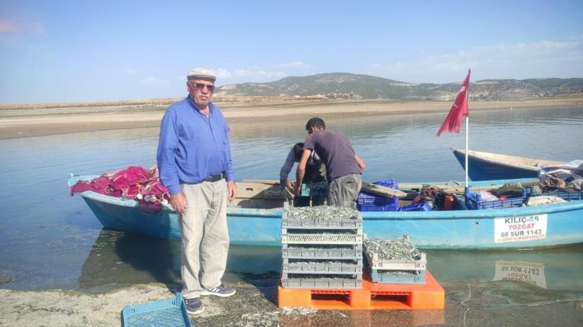 Yozgat Çekerek Barajı'nda hummalı mesai: Gümüş balığı av sezonu başladı!
