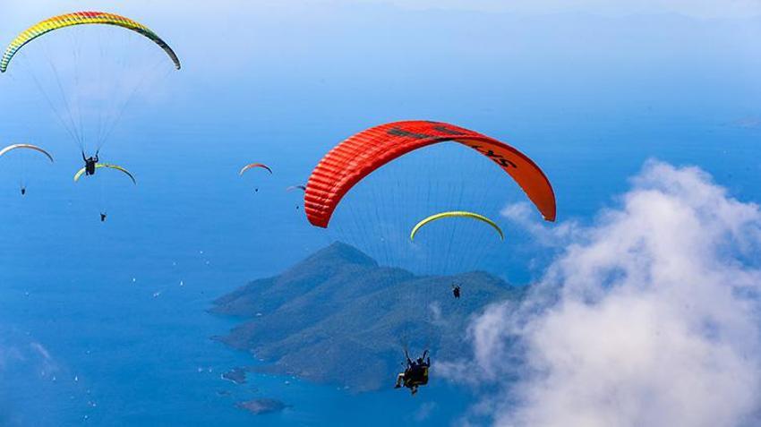 Muğla'da 'Altın Hafta' yoğunluğu! Çinliler bölgeye akın etti: 'İğne atsanız yere düşmeyecek kadar çok Çinli var'