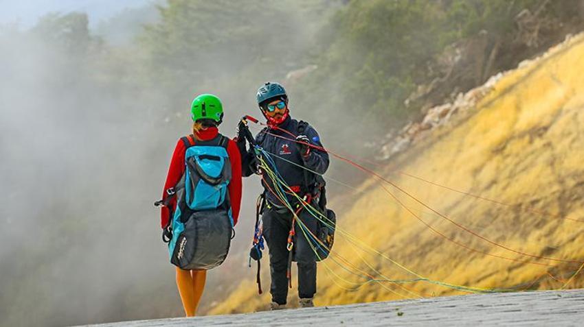 Muğla'da 'Altın Hafta' yoğunluğu! Çinliler bölgeye akın etti: 'İğne atsanız yere düşmeyecek kadar çok Çinli var'
