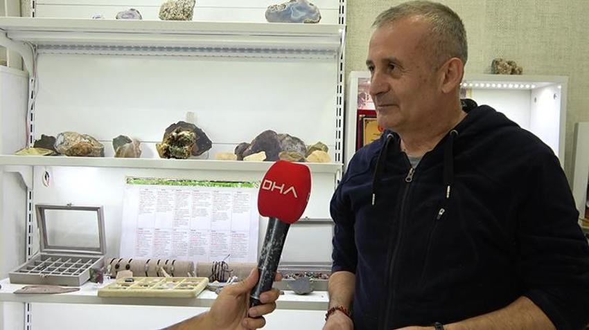 Bursalı vatandaş ekmeğini taştan çıkarıyor! 40 yıldan beri doğadan taş topluyor