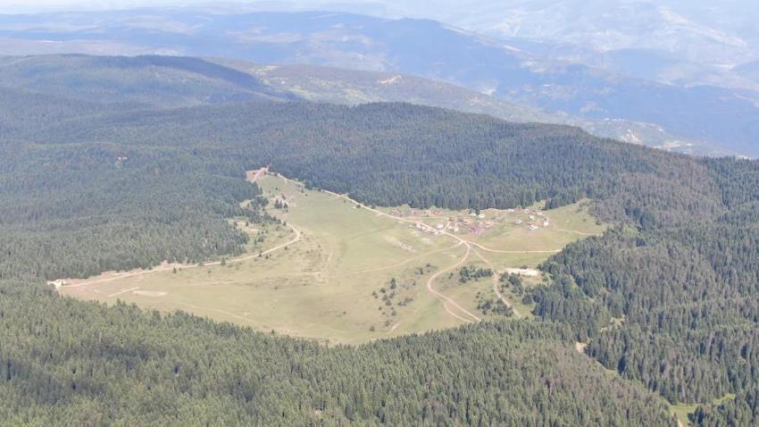 Kastamonu'da 1700 rakımlı zirvede keşfedildi: Kaya kitlesi içindeki gizli geçitten girenler, gözlerine inanamadı!