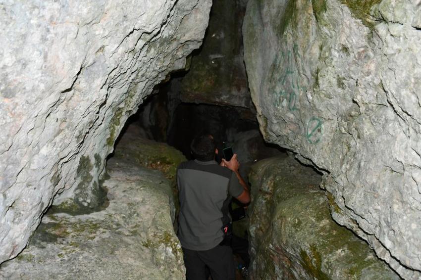 Kastamonu'da 1700 rakımlı zirvede keşfedildi: Kaya kitlesi içindeki gizli geçitten girenler, gözlerine inanamadı!