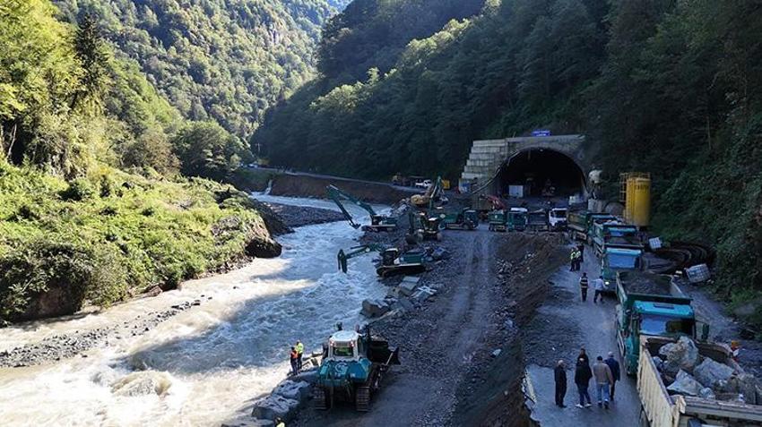 Rize'de sel ve heyelanın maliyeti ortaya çıktı! Vali Baydaş acı bilançoyu açıkladı: '1977 yılından beri en yüksek yağış'