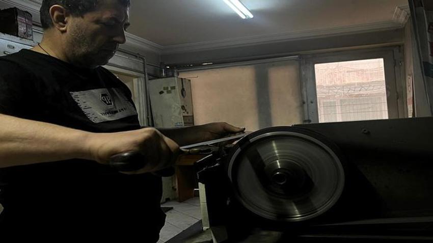 Bursa'nın son ustası! Herkes onun peşinde: Kişiye özel üretiyor! Yapımı tam 1 ay sürüyor